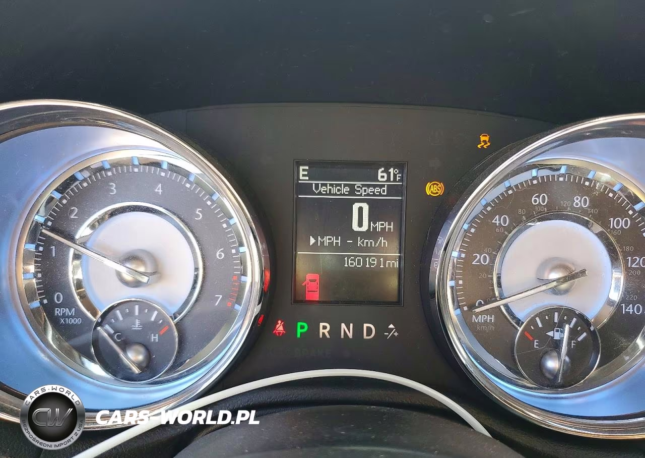 2011 Chrysler 300 VIN:2C3CA4CG7BH587469 - 9
