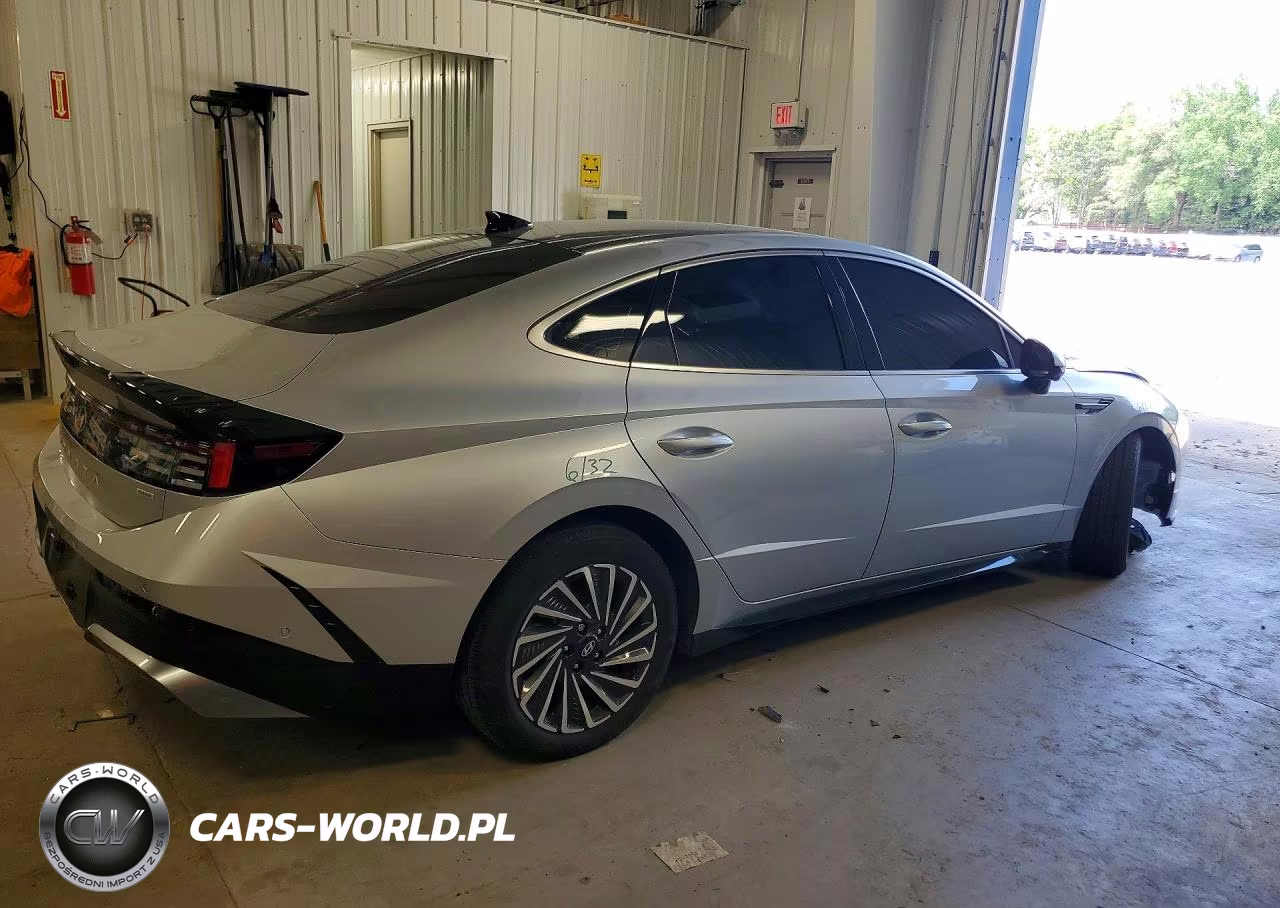 2024 Hyundai Sonata Hybrid Limited VIN:KMHL54JJ2RA086878 - 3