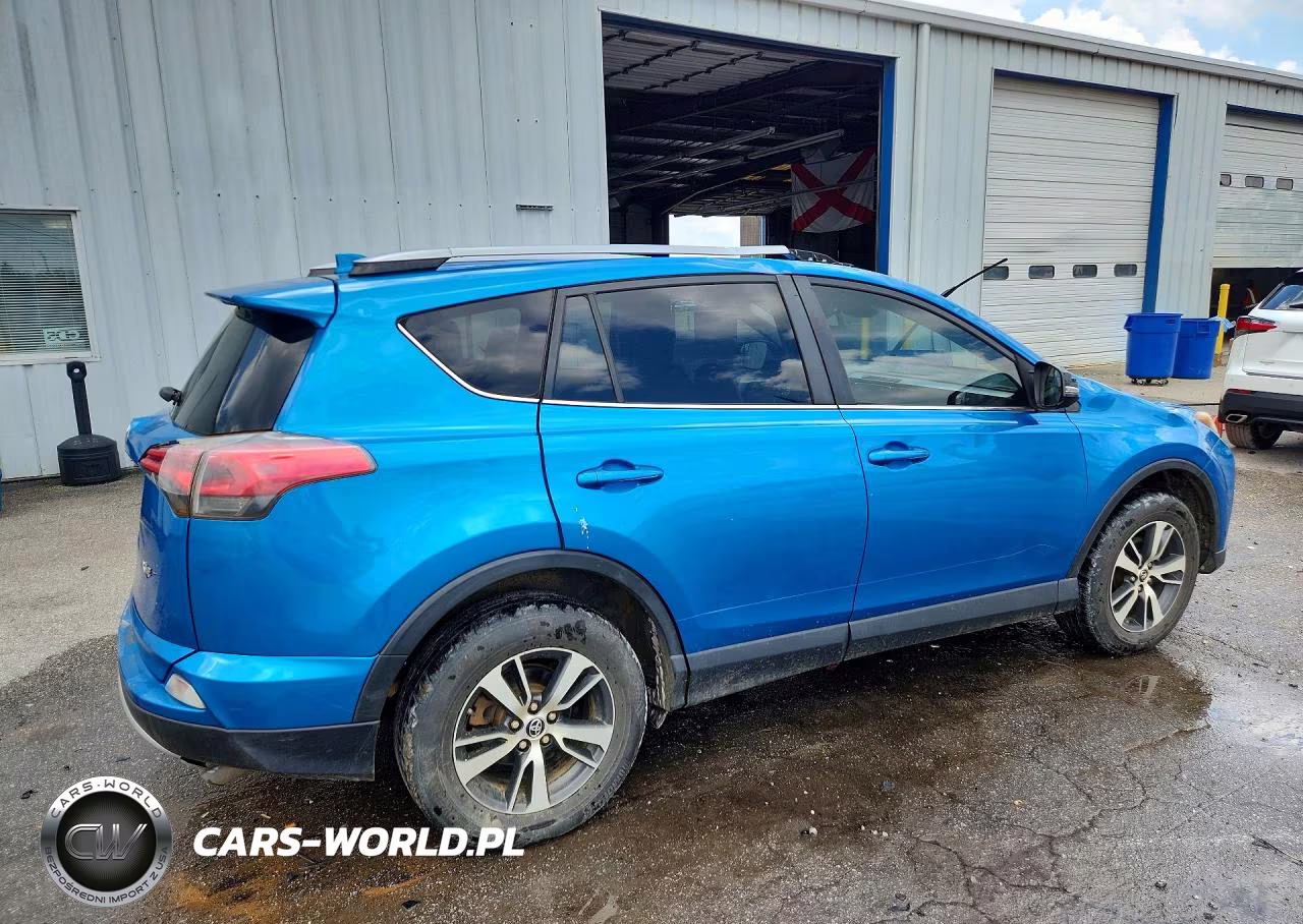 2017 Toyota Rav4 Xle VIN:JTMWFREV7HJ701304 - 3