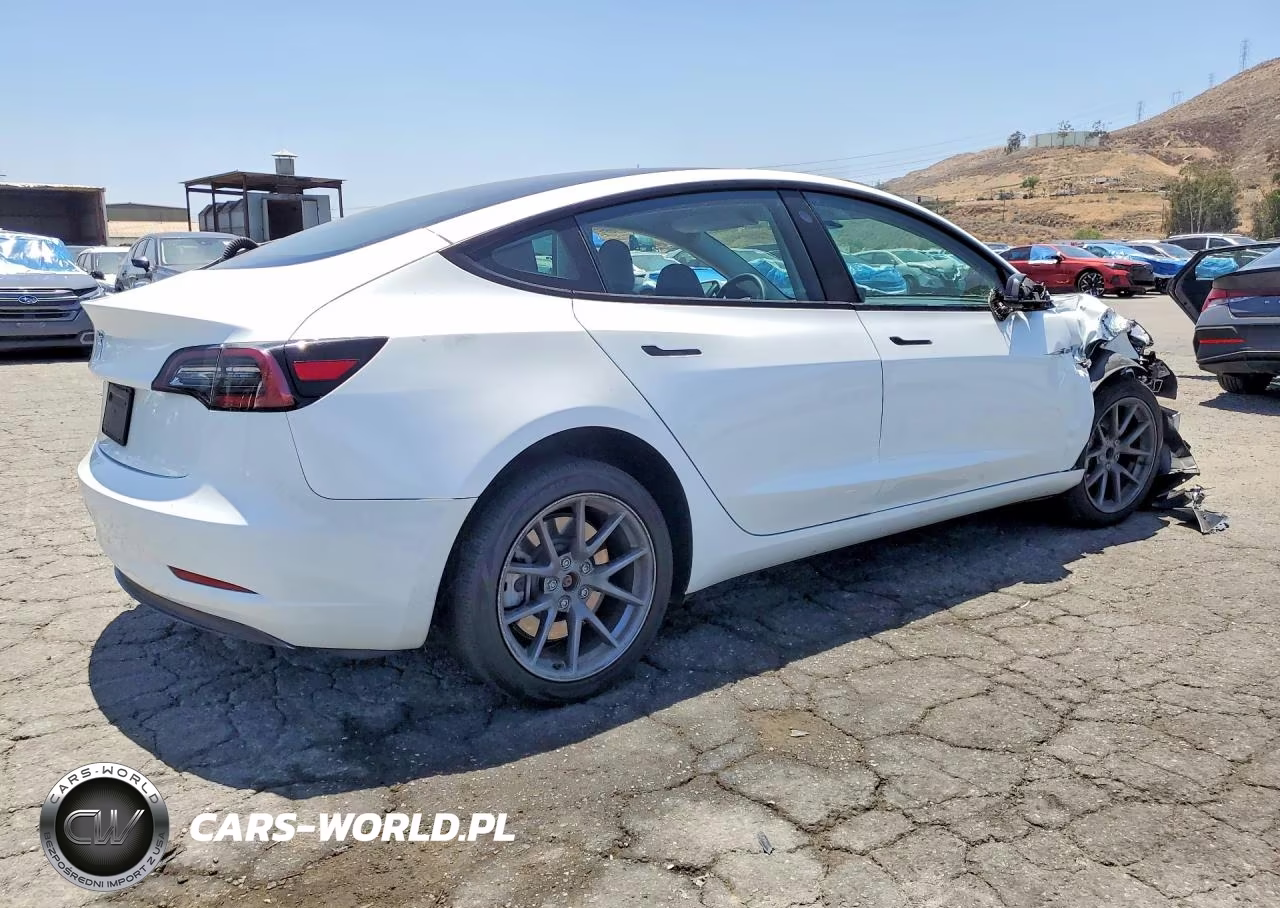 2023 Tesla Model 3 VIN:5YJ3E1EAXPF566152 - 3