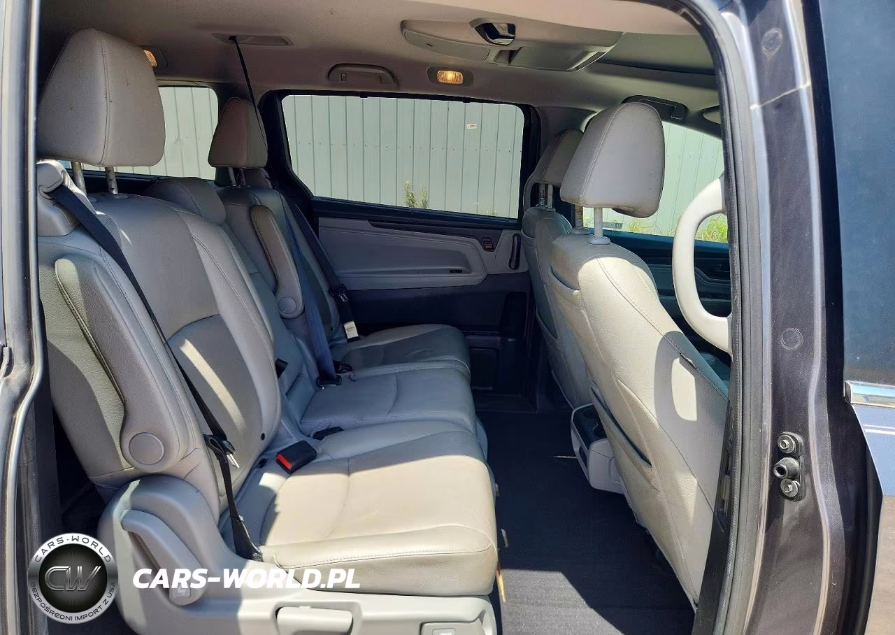 2019 Honda Odyssey Touring VIN:5FNRL6H82KB118664 - 11
