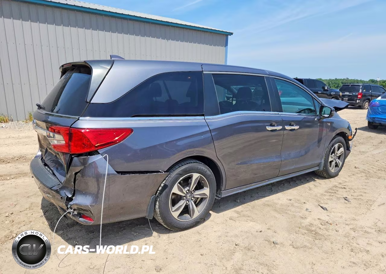 2019 Honda Odyssey Touring VIN:5FNRL6H82KB118664 - 3