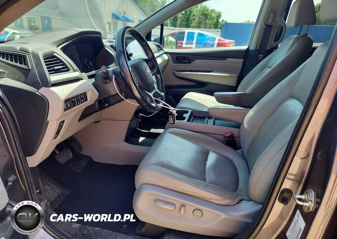 2019 Honda Odyssey Touring VIN:5FNRL6H82KB118664 - 7