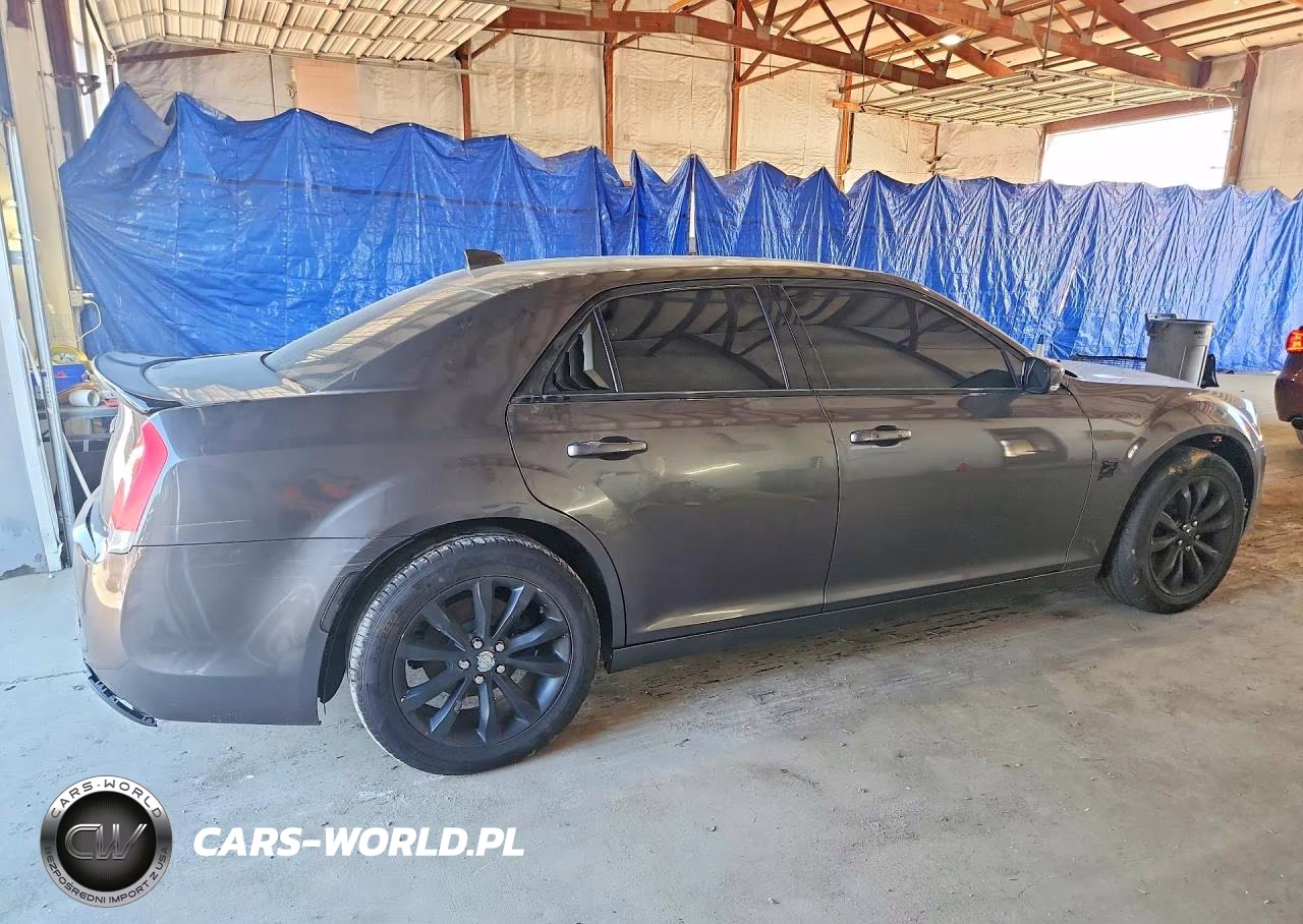 2015 Chrysler 300 Limited VIN:2C3CCARG4FH793211 - 3