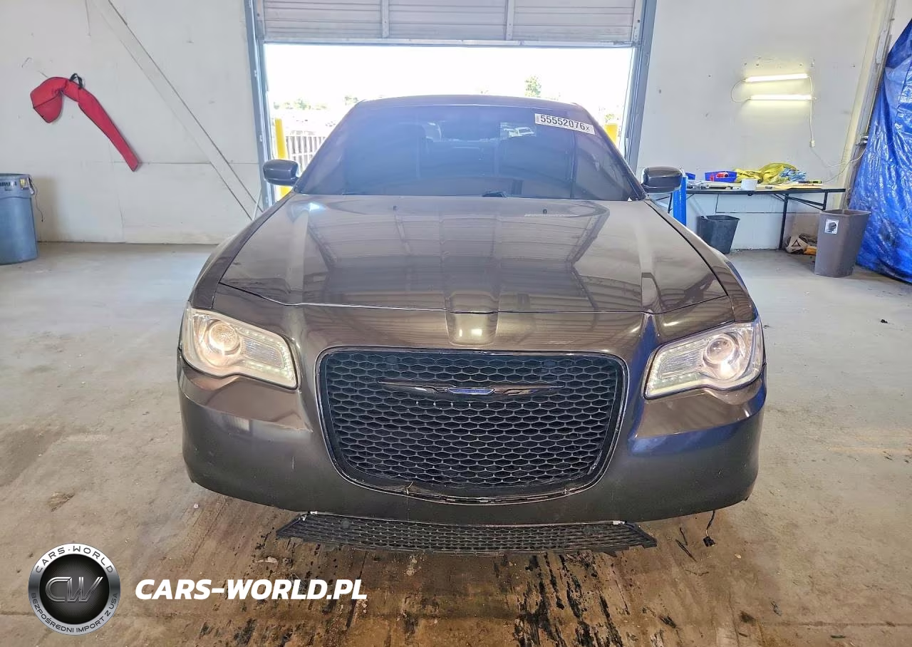 2015 Chrysler 300 Limited VIN:2C3CCARG4FH793211 - 5