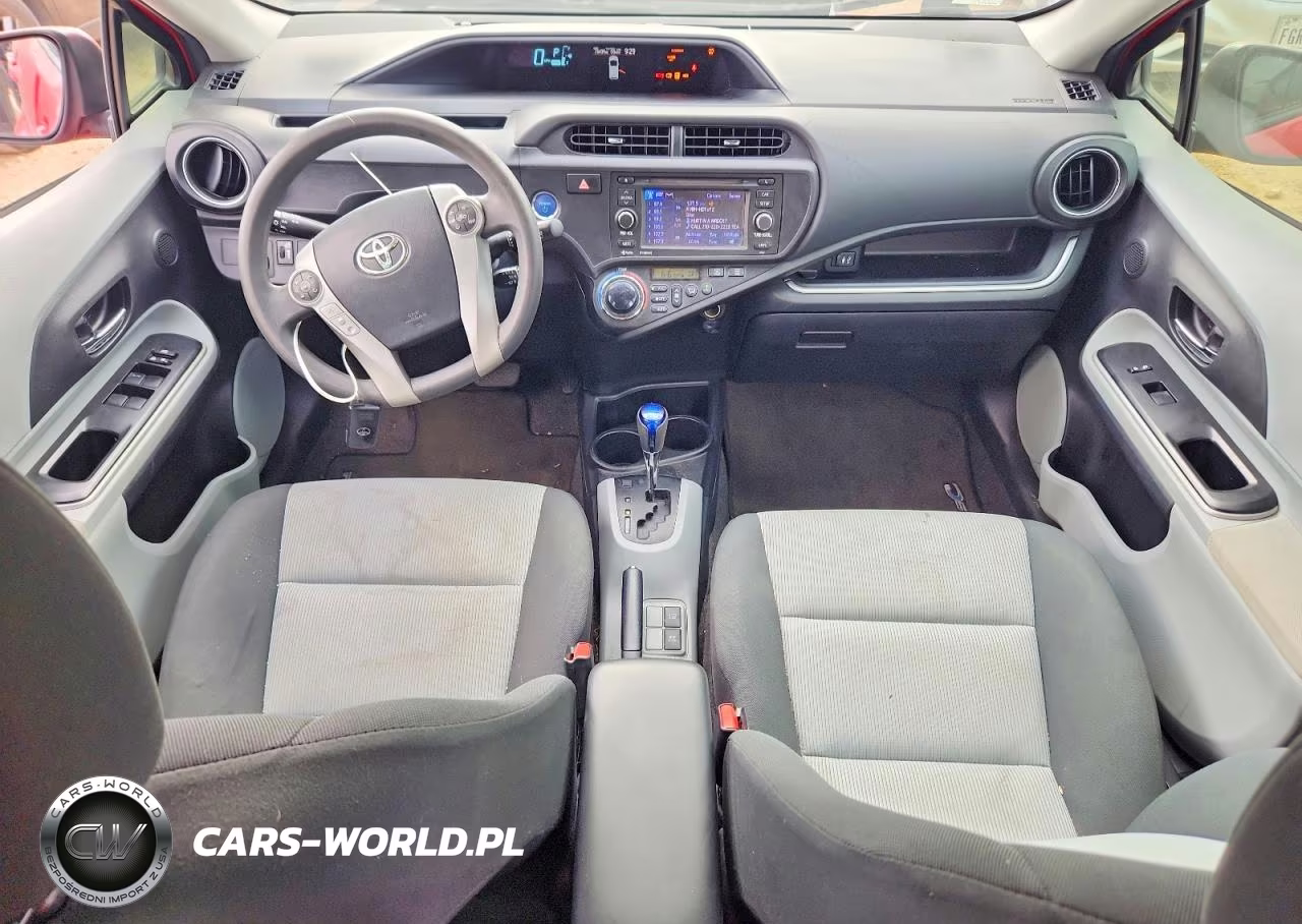 2014 Toyota Prius C Three VIN:JTDKDTB30E1569471 - 8