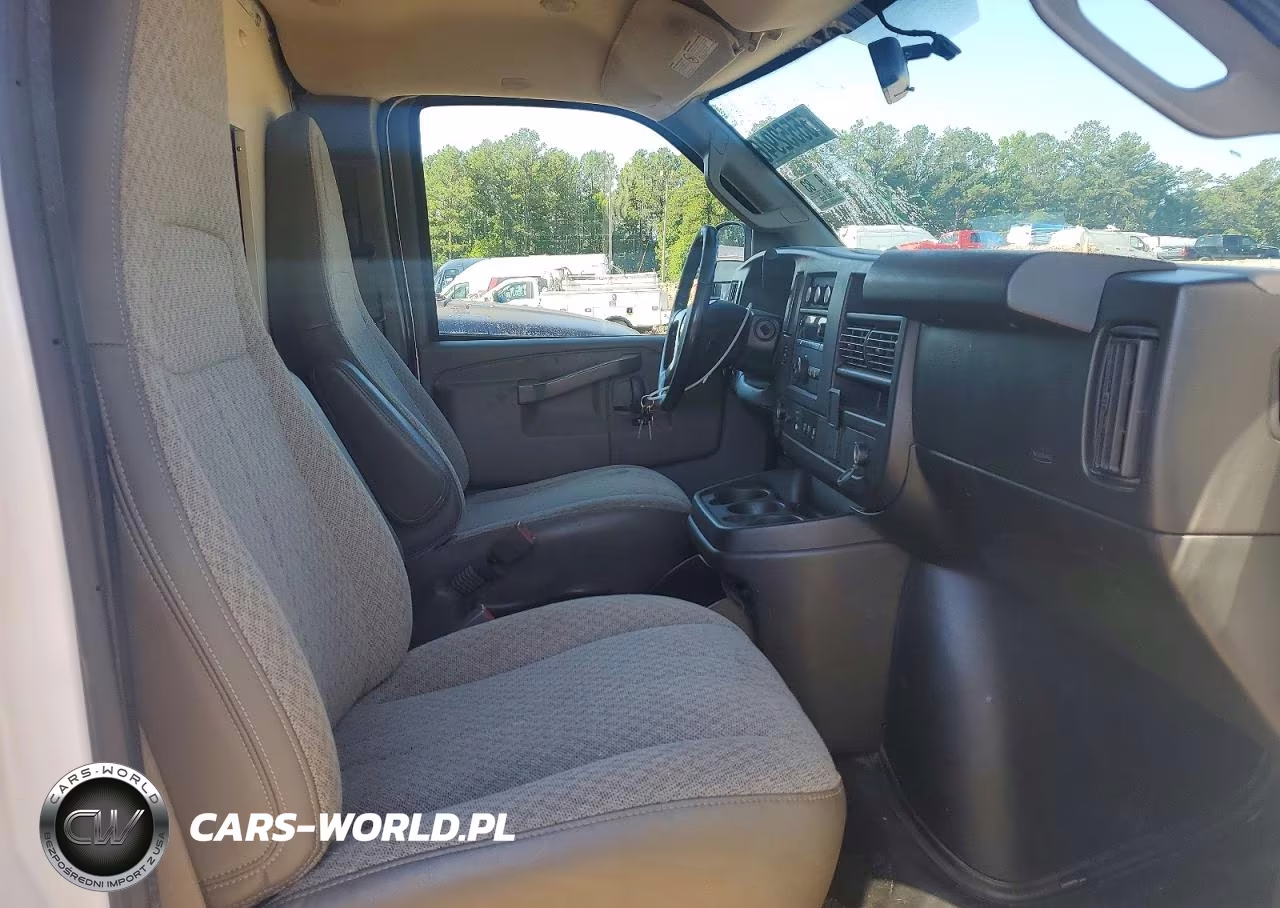 2019 Chevrolet Express Box Truck VIN:1GB0GRFG2K1356343 - 11
