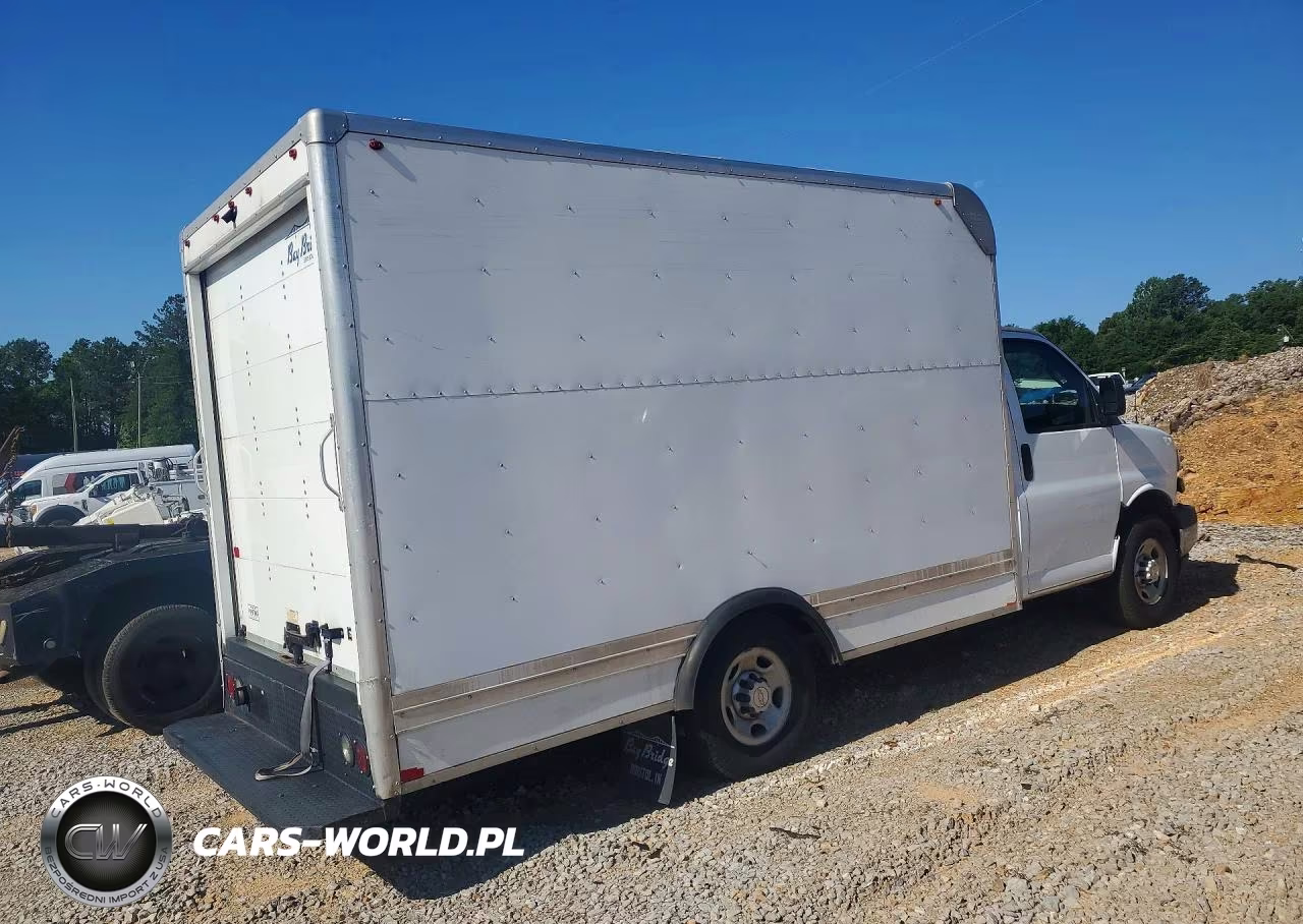 2019 Chevrolet Express Box Truck VIN:1GB0GRFG2K1356343 - 3