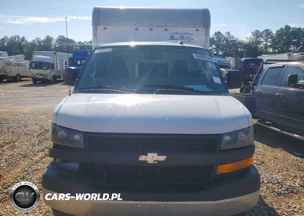 2019 Chevrolet Express Box Truck VIN:1GB0GRFG2K1356343 - 5