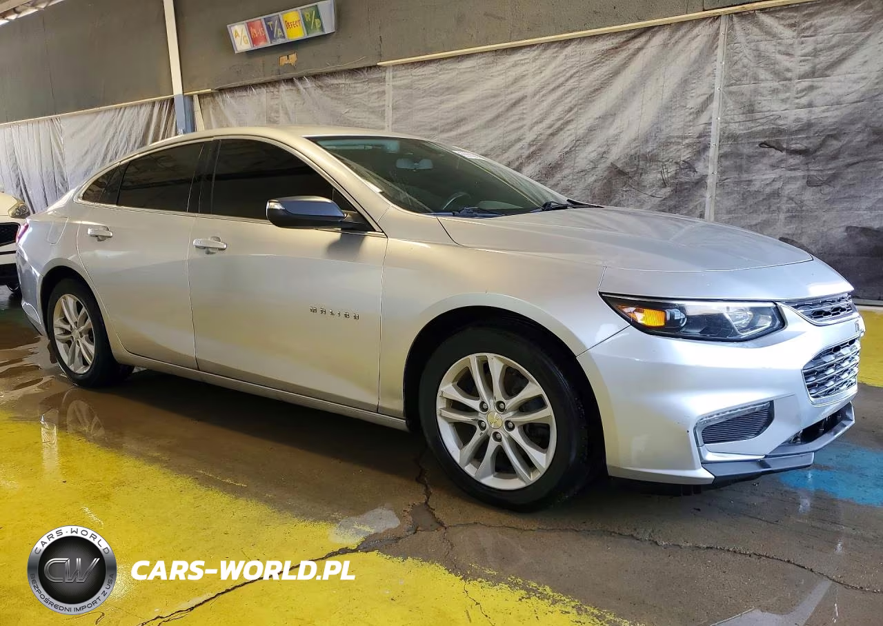 2016 Chevrolet Malibu Lt VIN:1G1ZE5ST2GF303147 - 4