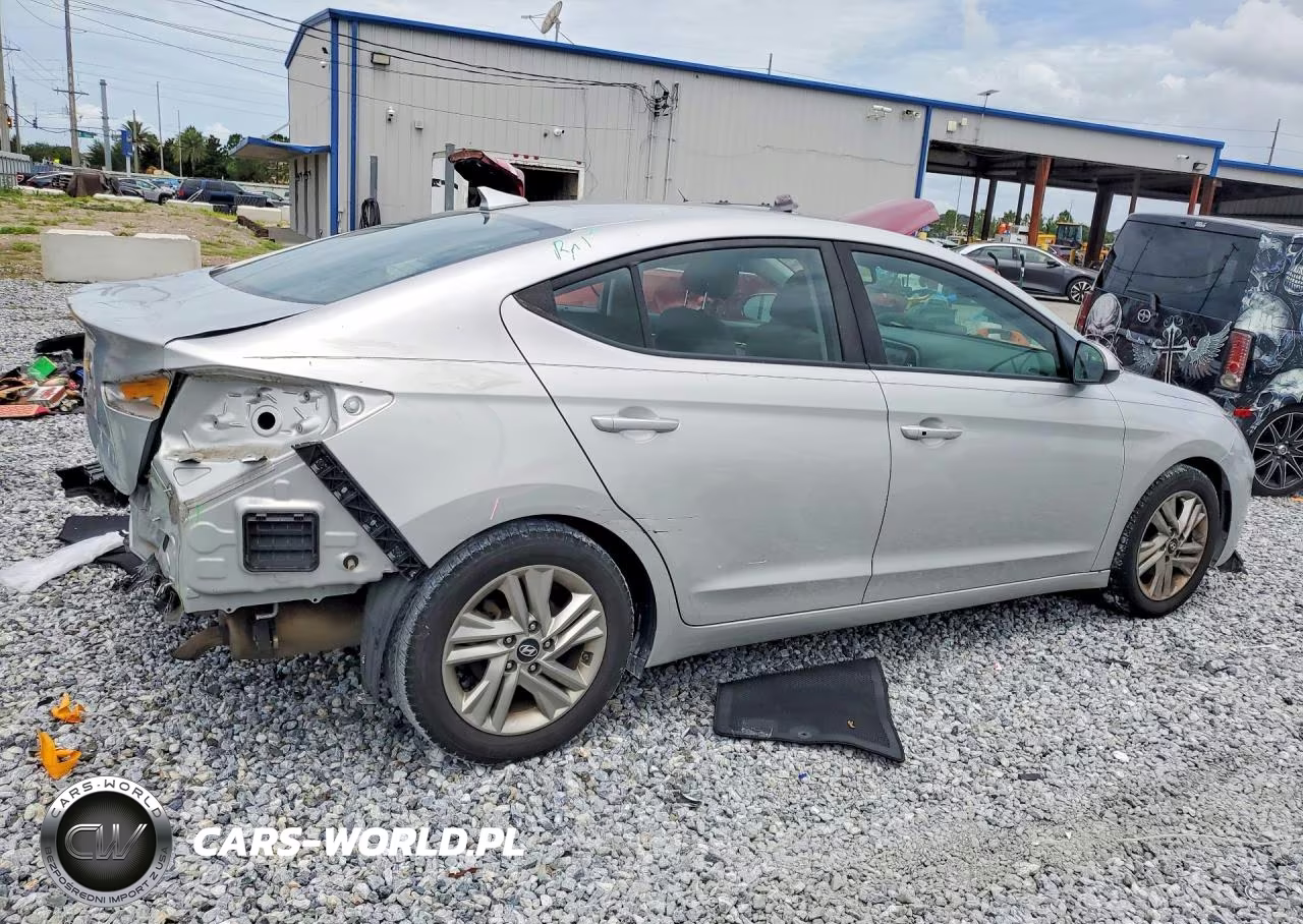 2019 Hyundai Elantra Value Edition VIN:5NPD84LF7KH455113 - 3