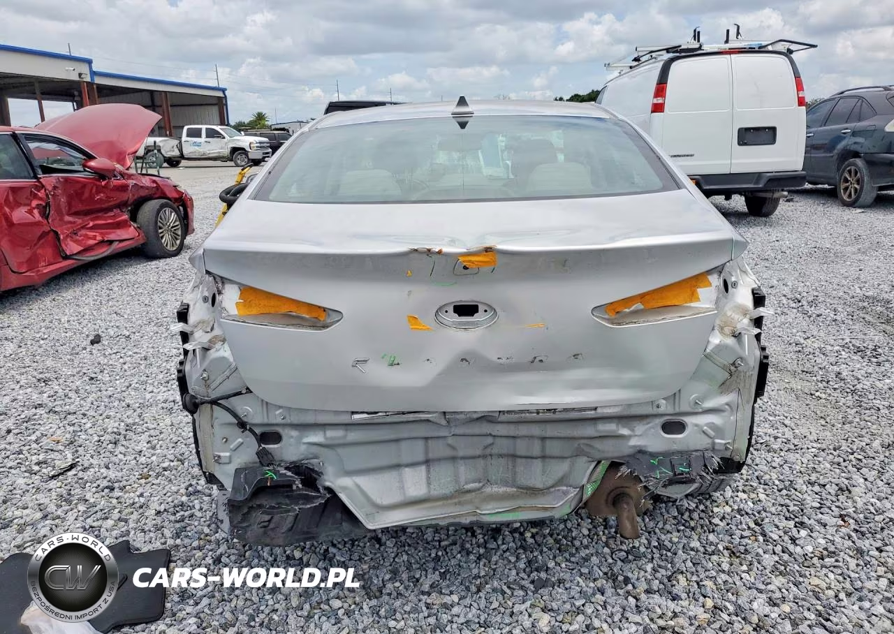 2019 Hyundai Elantra Value Edition VIN:5NPD84LF7KH455113 - 6