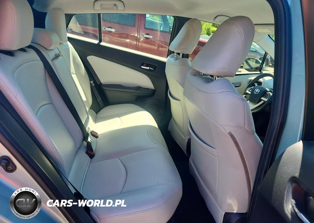 2018 Toyota Prius Two Eco VIN:JTDKARFUXJ3062154 - 10