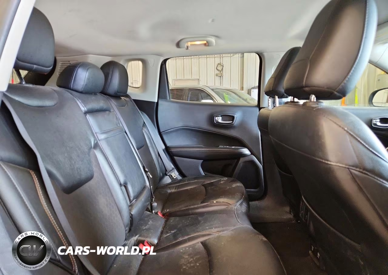 2019 Jeep Compass Latitude VIN:3C4NJDBBXKT595258 - 11