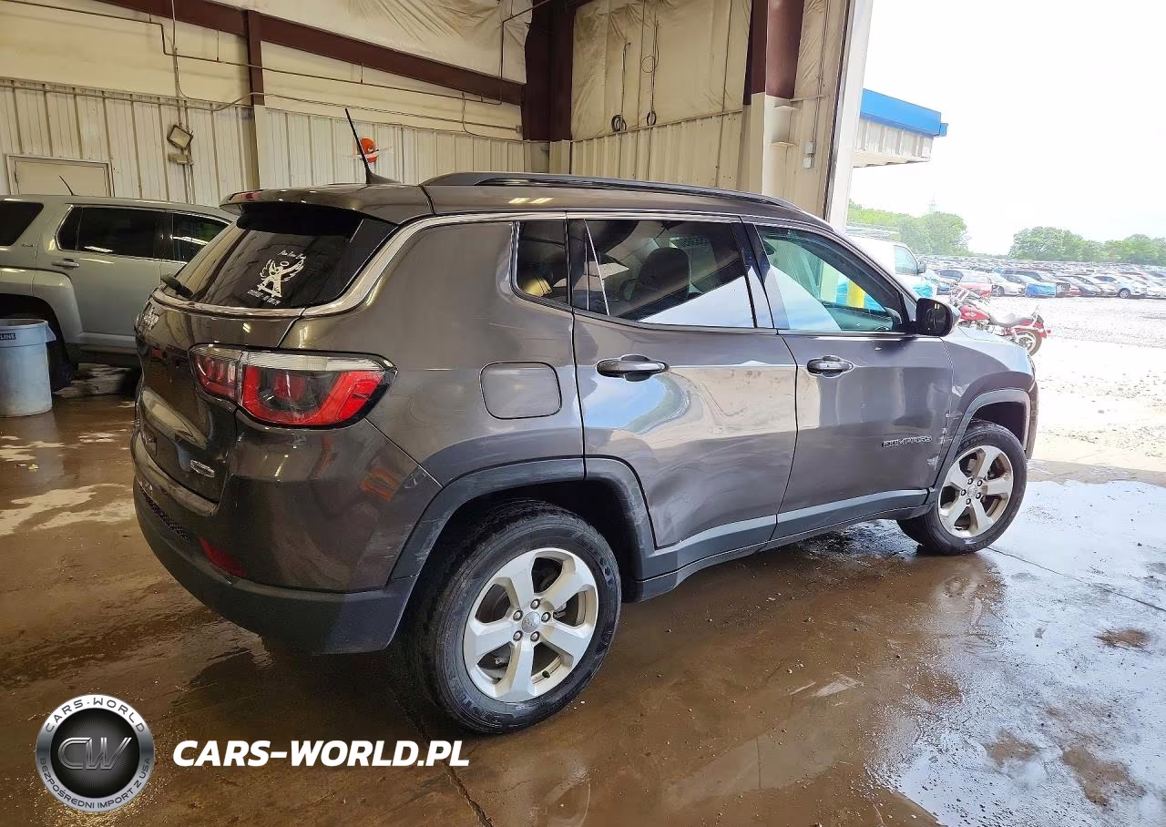 2019 Jeep Compass Latitude VIN:3C4NJDBBXKT595258 - 3