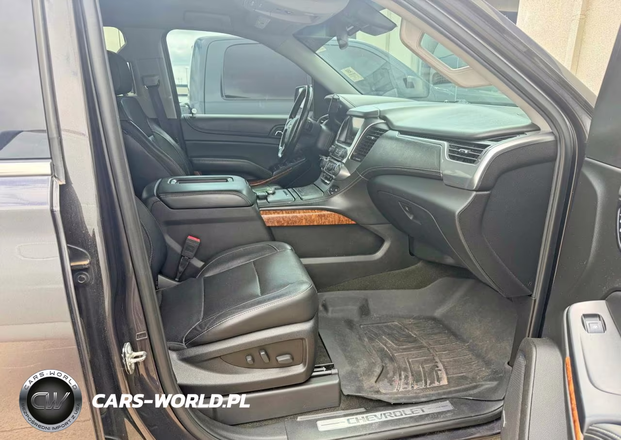 2018 Chevrolet Tahoe K1500 Premier VIN:1GNSKCKC0JR205382 - 5