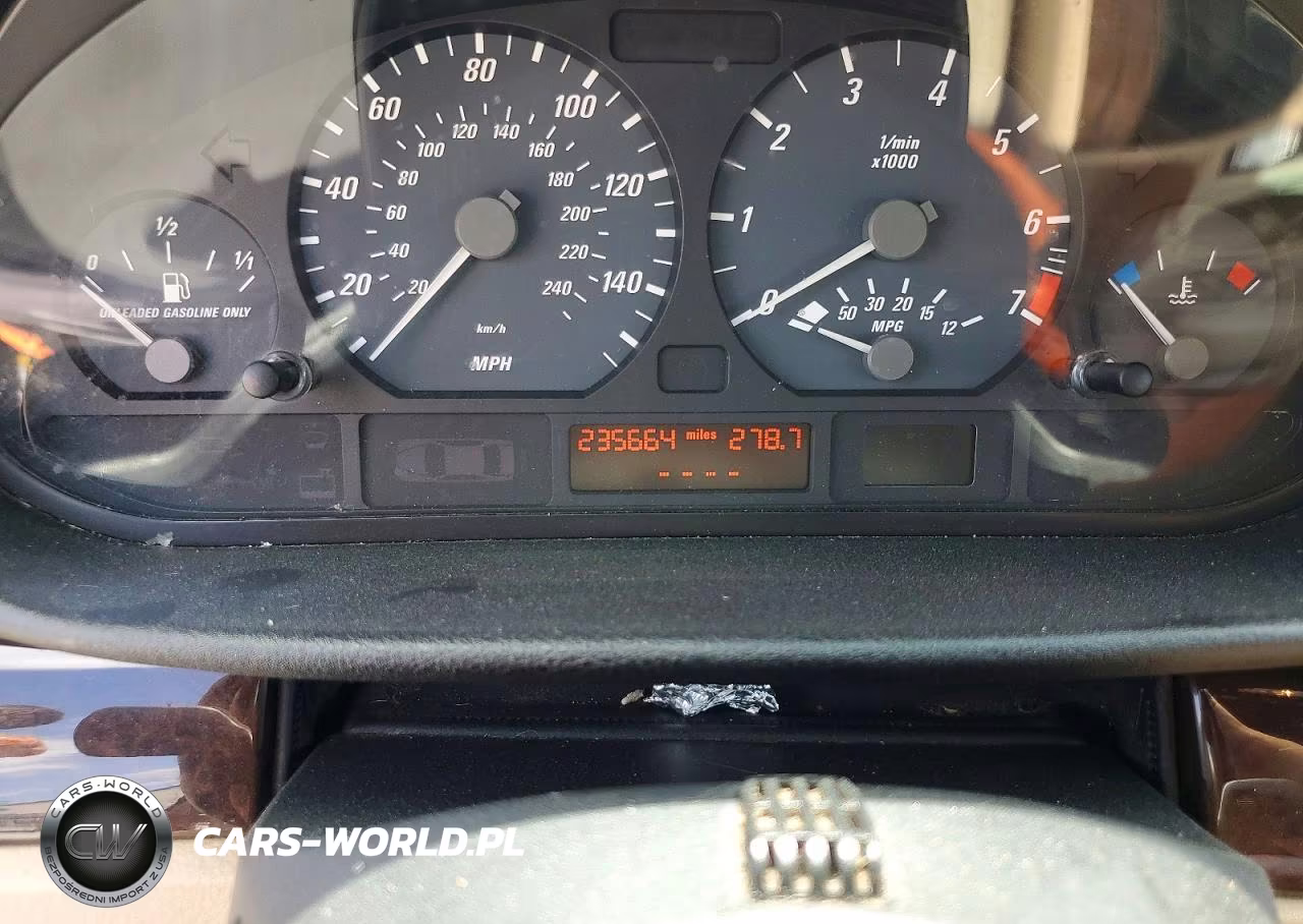 2006 BMW 325 Ci VIN:WBABW33496PX83811 - 9
