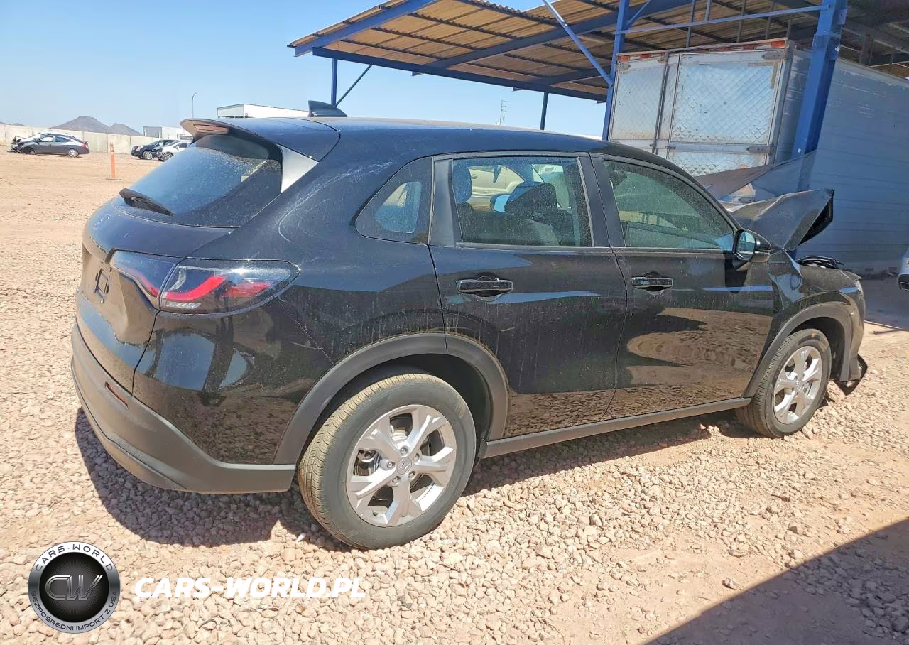 2025 Honda Hr-V Lx VIN:3CZRZ2H32SM747052 - 3