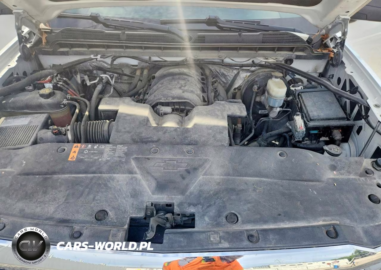 2018 Chevrolet Silverado K1500 VIN:3GCUKNEC8JG359945 - 11