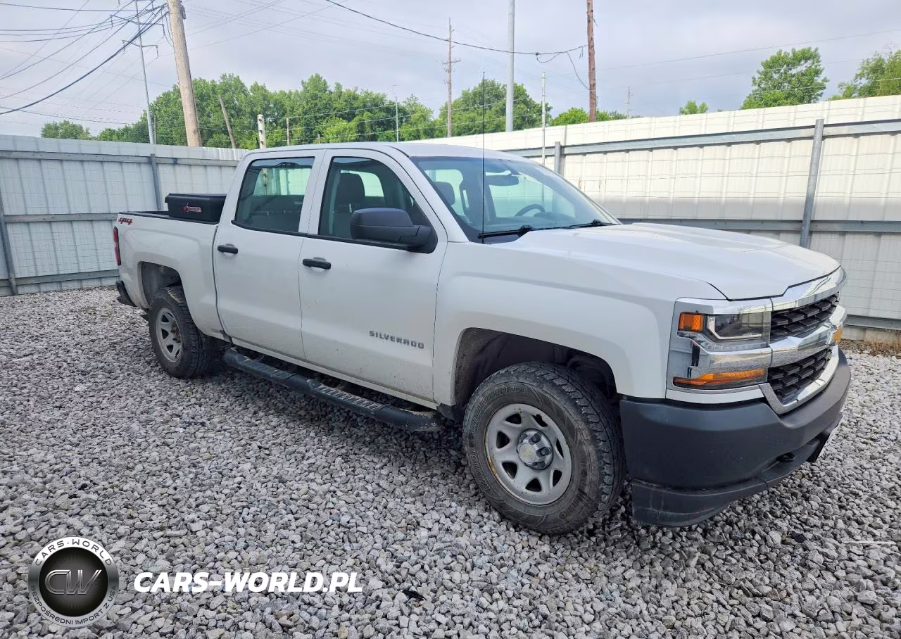 2018 Chevrolet Silverado K1500 VIN:3GCUKNEC8JG359945 - 4