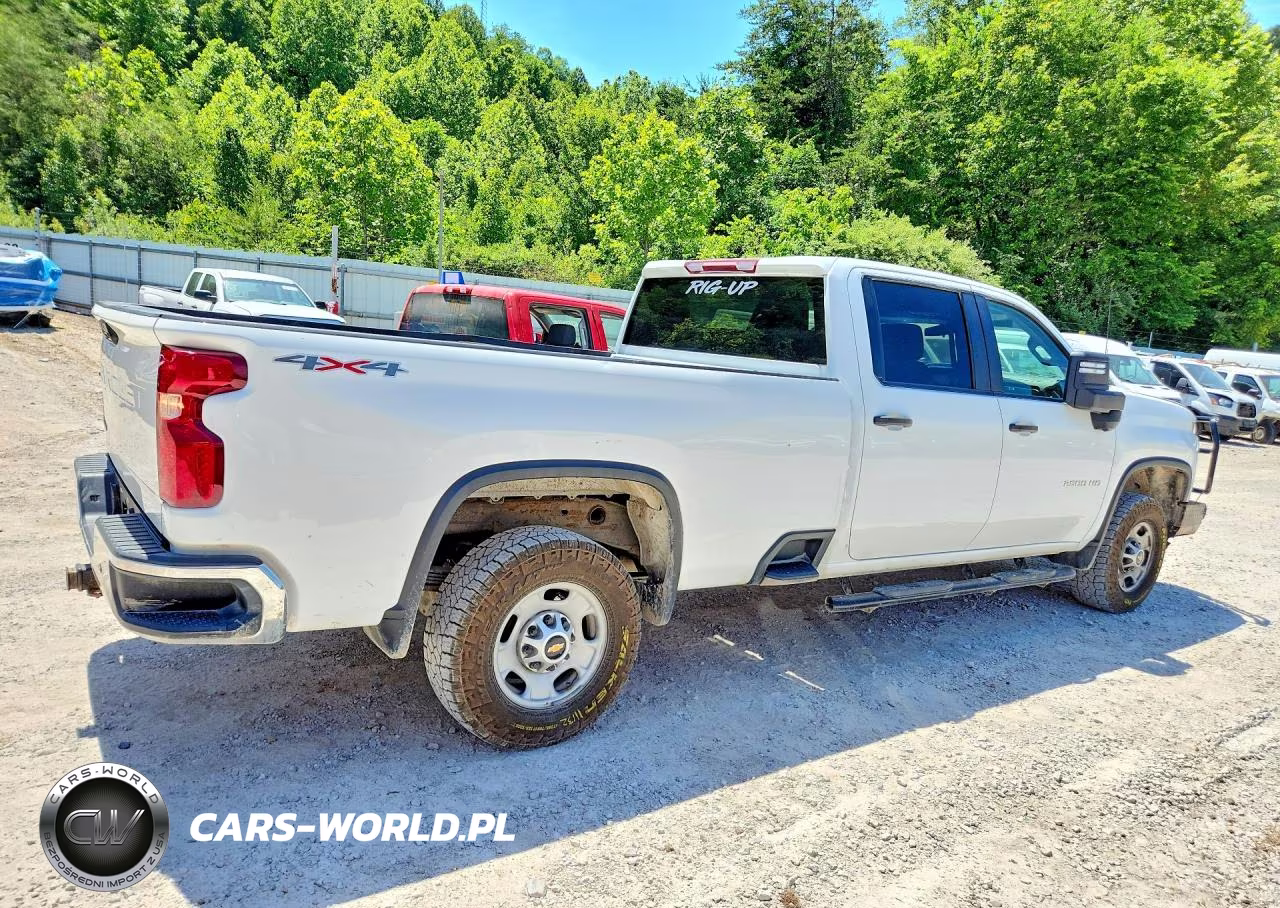 2024 Chevrolet Silverado K2500 Heavy Duty VIN:1GC4YLE74RF177551 - 3