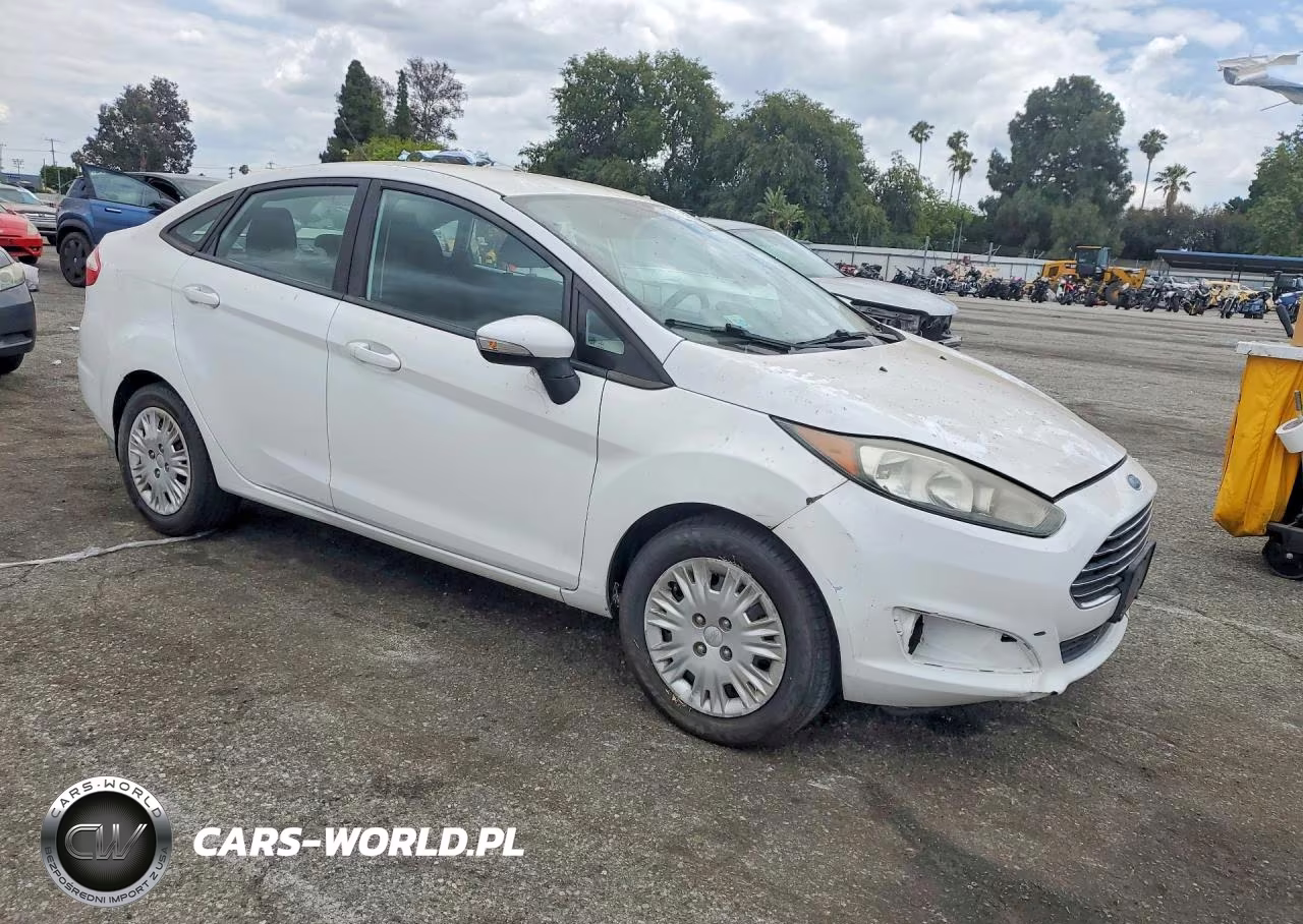 2014 Ford Fiesta Se VIN:3FADP4BJXEM128136 - 4