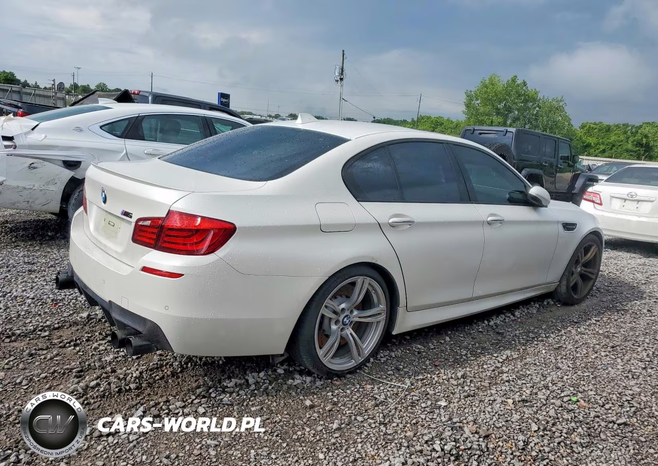 2013 BMW M5 VIN:WBSFV9C52DC774089 - 3