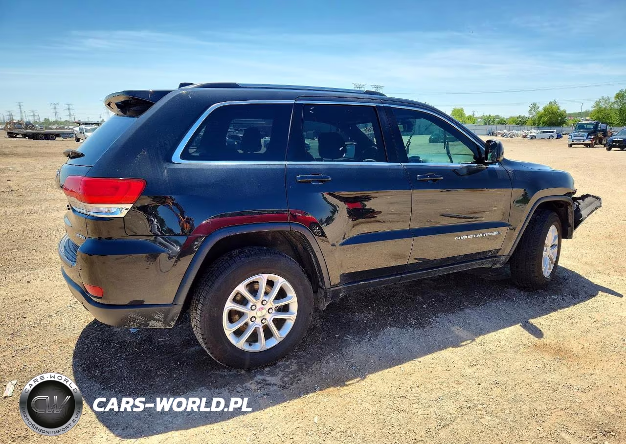 2015 Jeep Grand Cherokee Laredo VIN:1C4RJFAGXFC213841 - 3