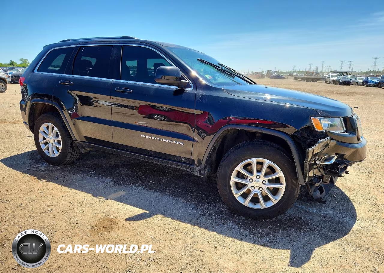 2015 Jeep Grand Cherokee Laredo VIN:1C4RJFAGXFC213841 - 4