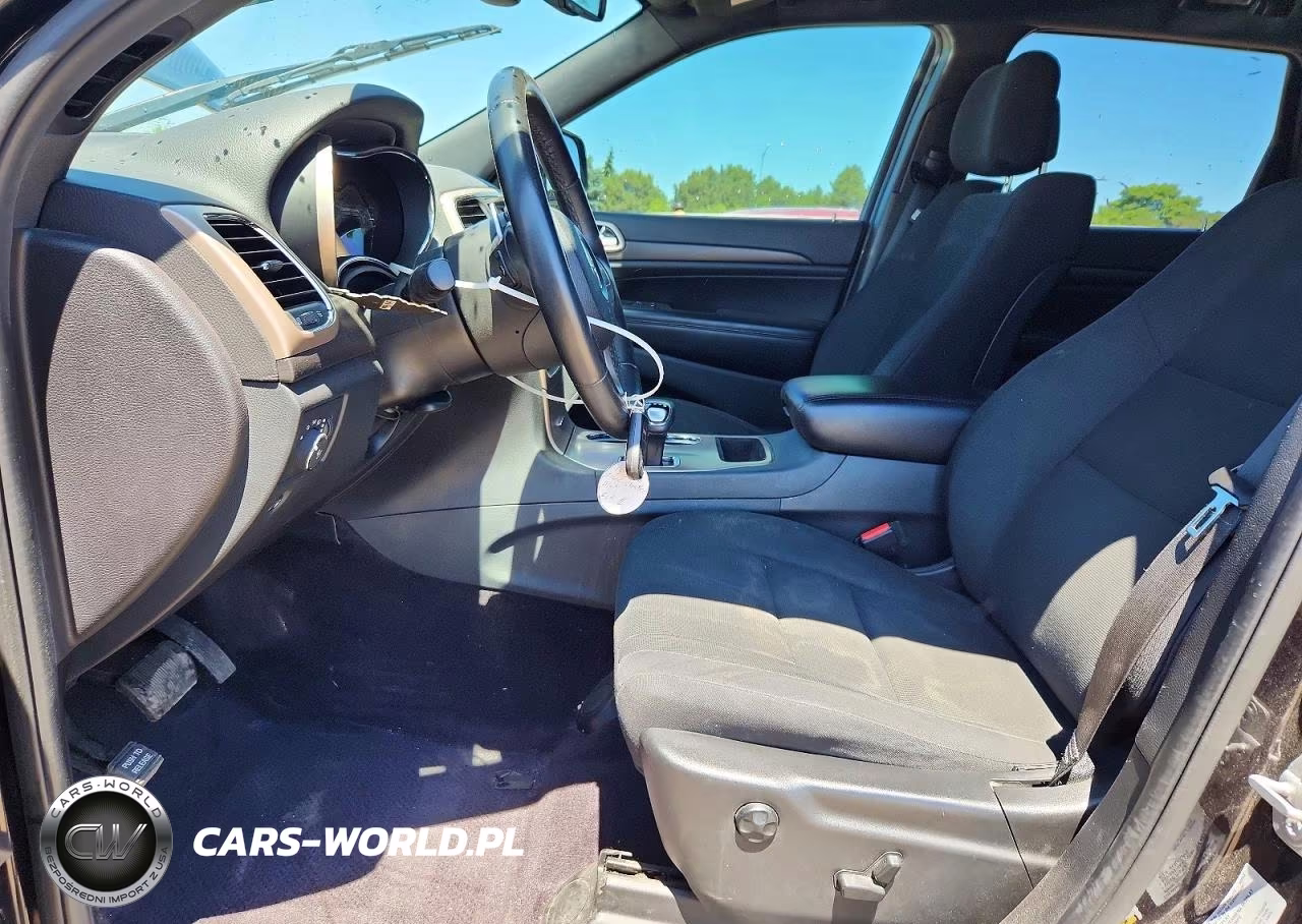2015 Jeep Grand Cherokee Laredo VIN:1C4RJFAGXFC213841 - 7