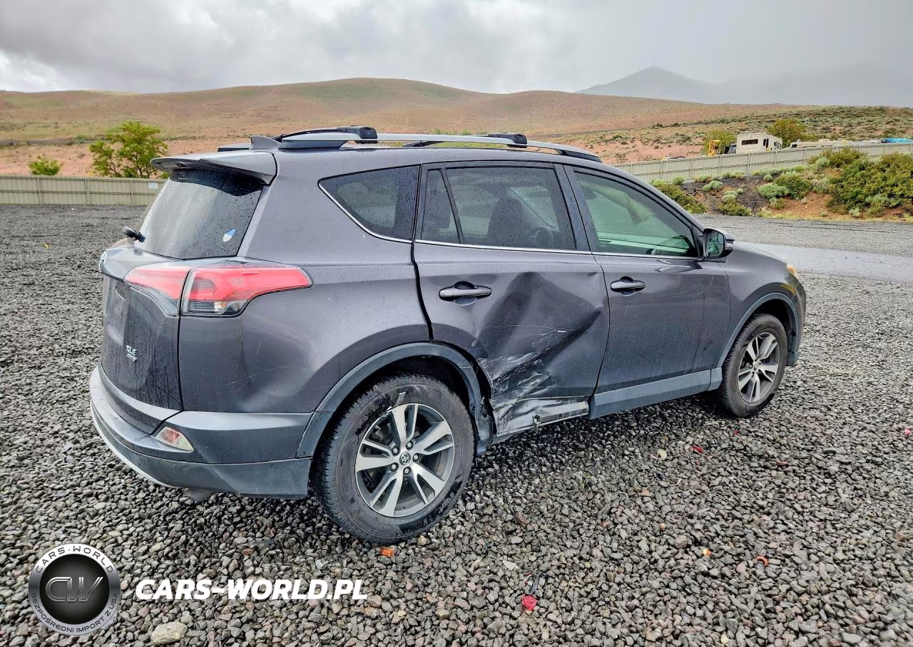 2017 Toyota Rav4 Xle VIN:JTMRFREV6HJ157049 - 3