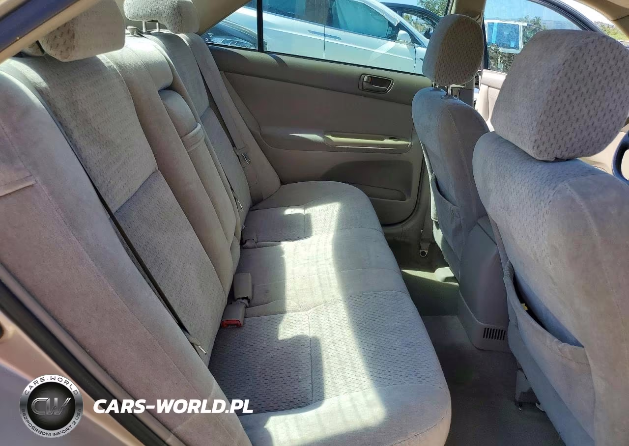 2004 Toyota Camry Le VIN:4T1BE32K74U938713 - 10