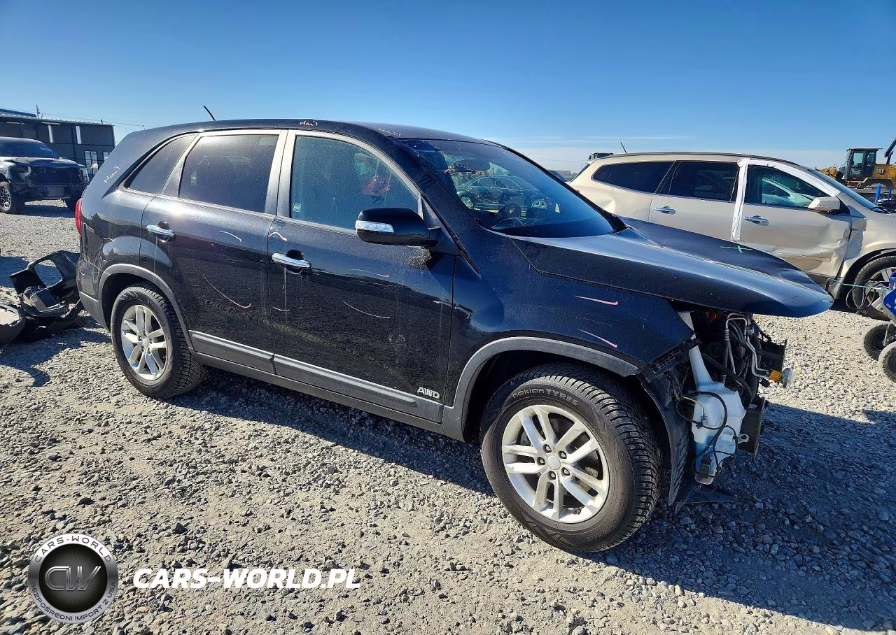 2015 Kia Sorento Lx VIN:5XYKTCA67FG608069 - 4