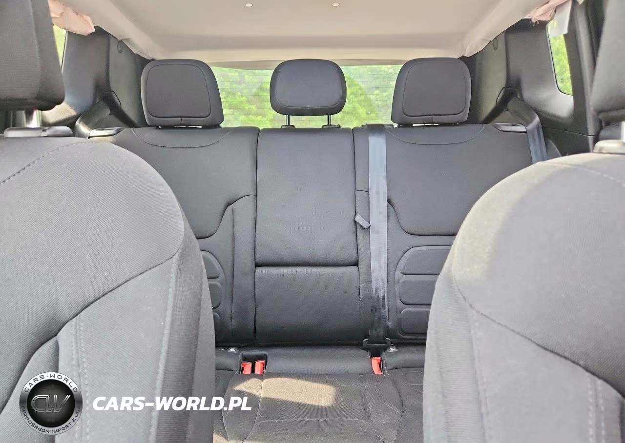 2018 Jeep Renegade Latitude VIN:ZACCJABB1JPJ66261 - 10