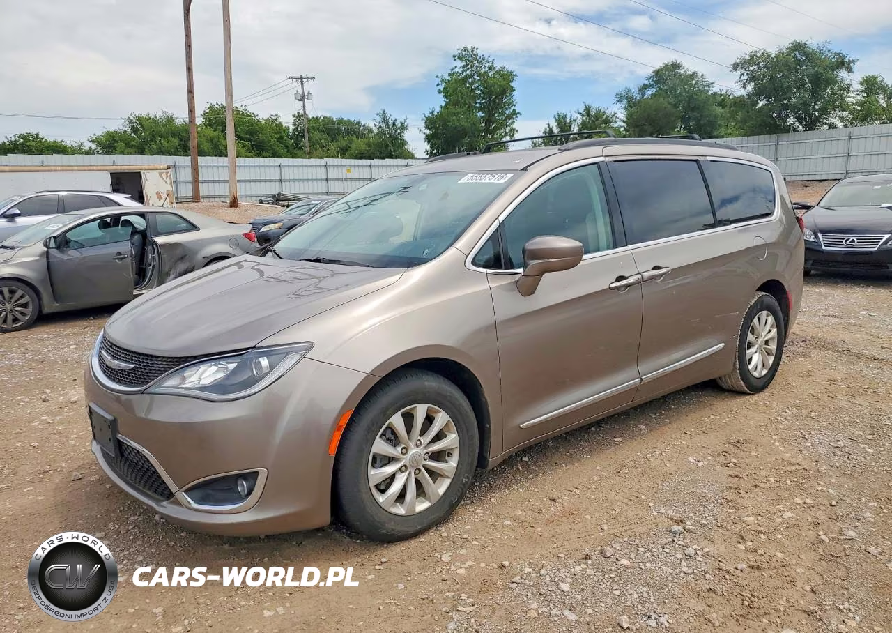 2017 Chrysler Pacifica Touring L – zdjęcie 1 z 13