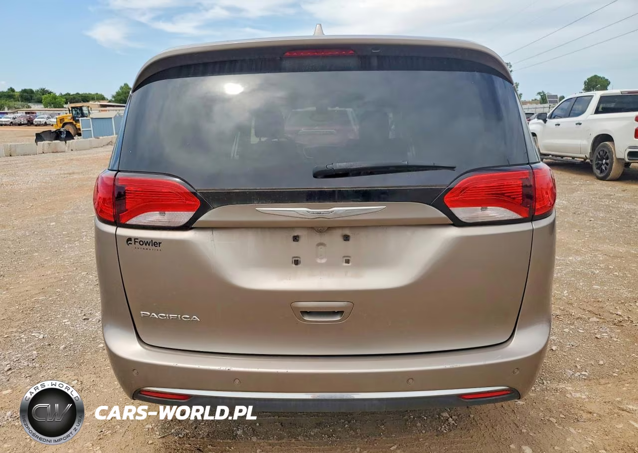 2017 Chrysler Pacifica Touring L VIN:2C4RC1BG5HR683135 - 6