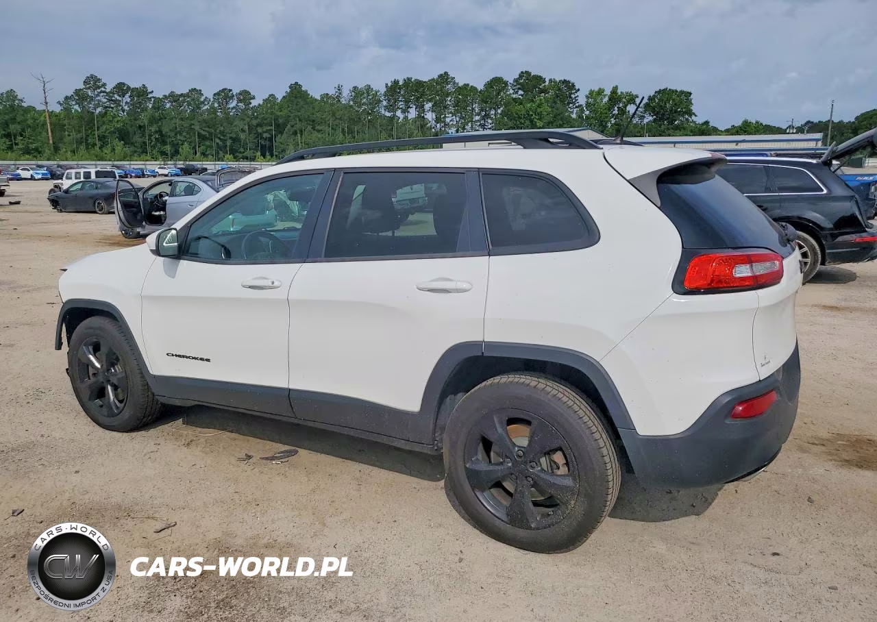 2016 Jeep Cherokee Latitude VIN:1C4PJLCS0GW137330 - 2