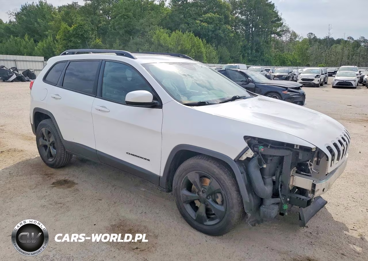 2016 Jeep Cherokee Latitude VIN:1C4PJLCS0GW137330 - 4