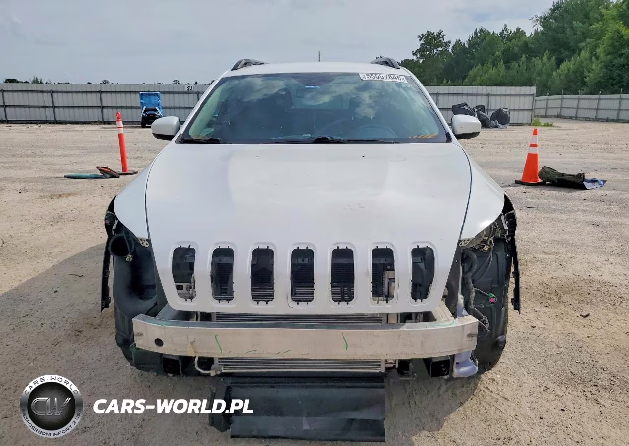 2016 Jeep Cherokee Latitude VIN:1C4PJLCS0GW137330 - 5
