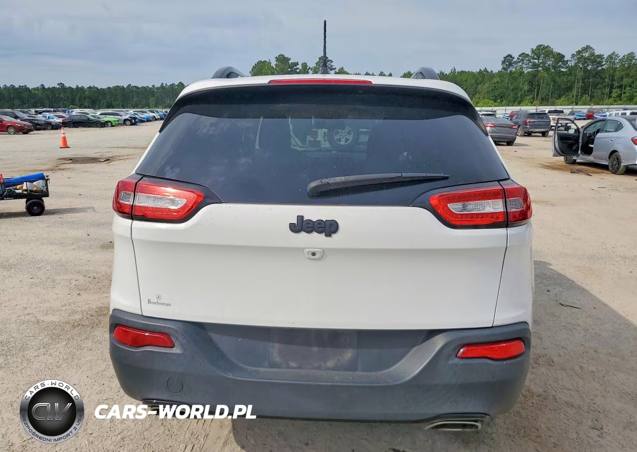 2016 Jeep Cherokee Latitude VIN:1C4PJLCS0GW137330 - 6