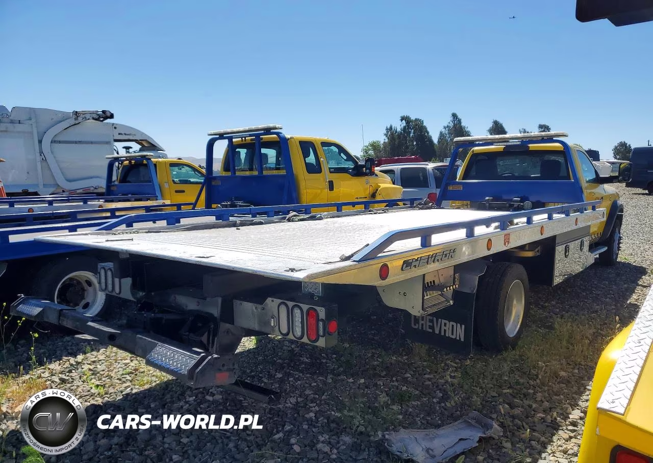 2019 Ram 5500 VIN:3C7WRMDL4KG648213 - 3