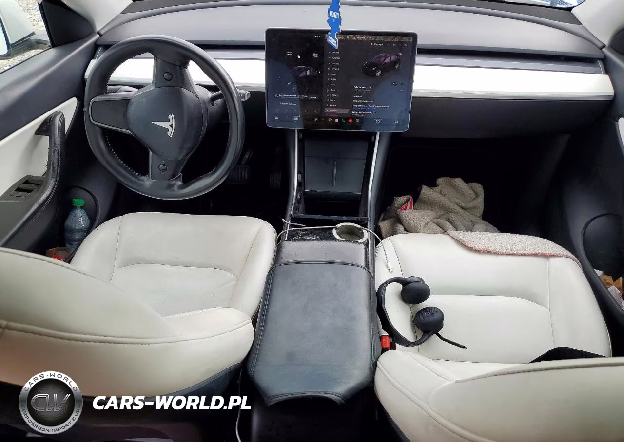 2020 Tesla Model Y VIN:5YJYGDEE6LF039322 - 8