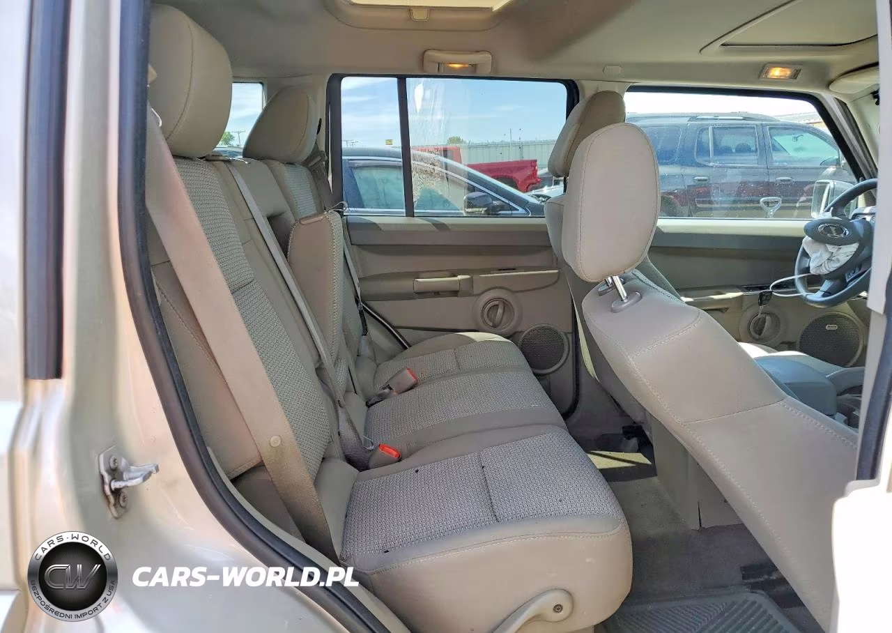 2007 Jeep Commander VIN:1J8HG48K97C669641 - 11