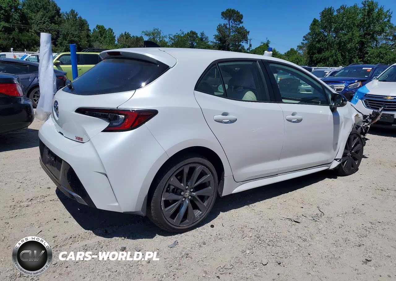 2026 Toyota Corolla Xse VIN:JTNC4MBE1T3261167 - 3