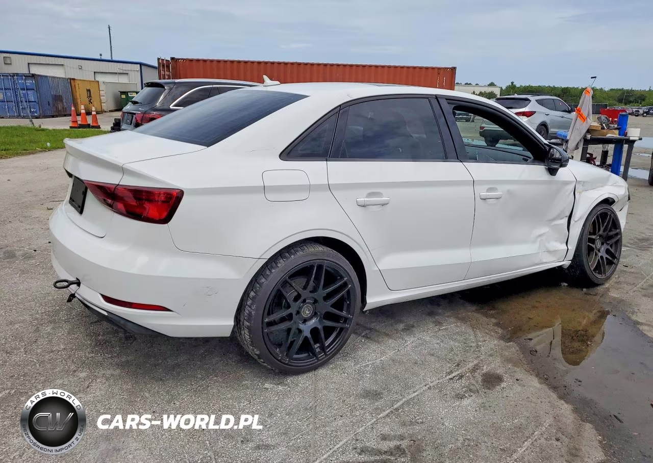 2017 Audi A3 Premium VIN:WAUAUGFF8H1042772 - 3