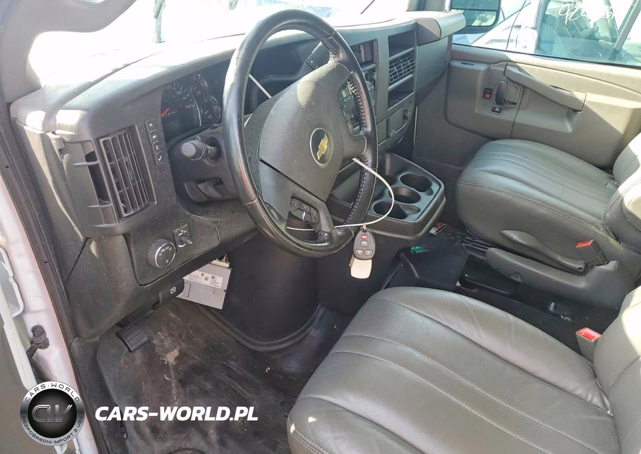 2023 Chevrolet Express 2500 Delivery Van VIN:1GCWGBFP5P1175337 - 8