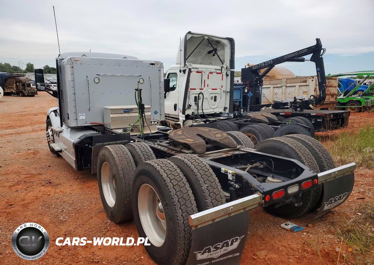 2018 Peterbilt 579 Semi Truck VIN:1NPBDH9X2JD493968 - 3