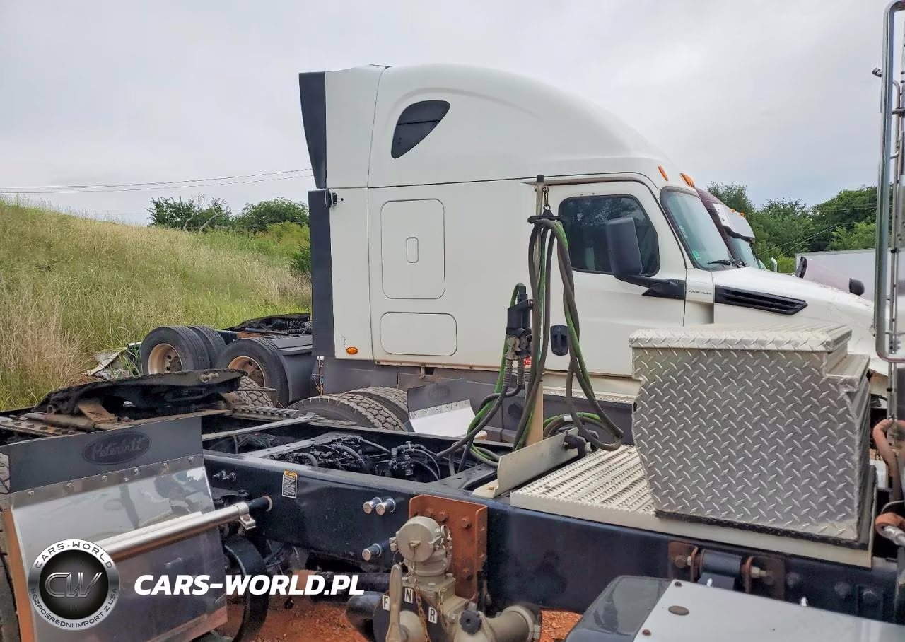 2018 Peterbilt 579 Semi Truck VIN:1NPBDH9X2JD493968 - 6
