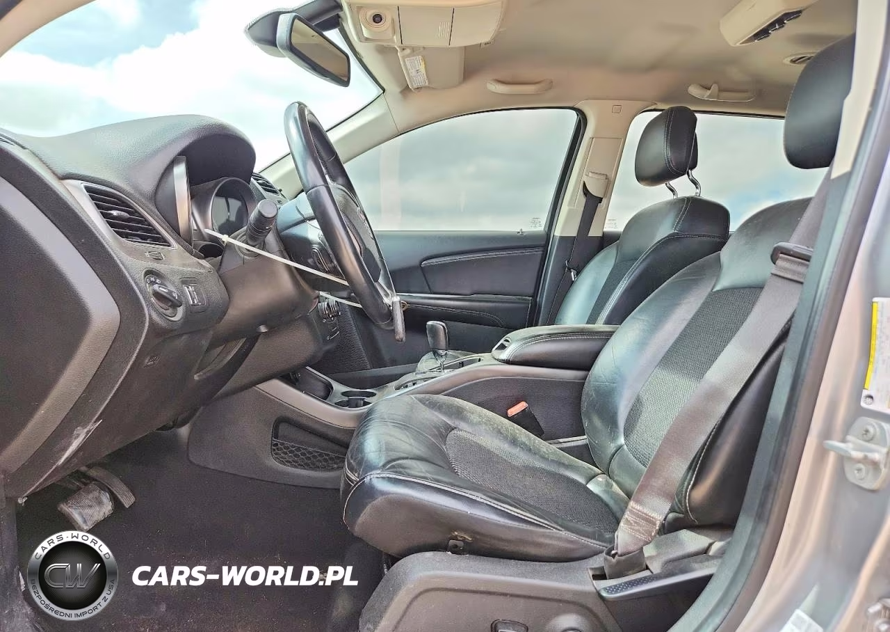 2019 Dodge Journey Crossroad VIN:3C4PDCGB4KT681135 - 7