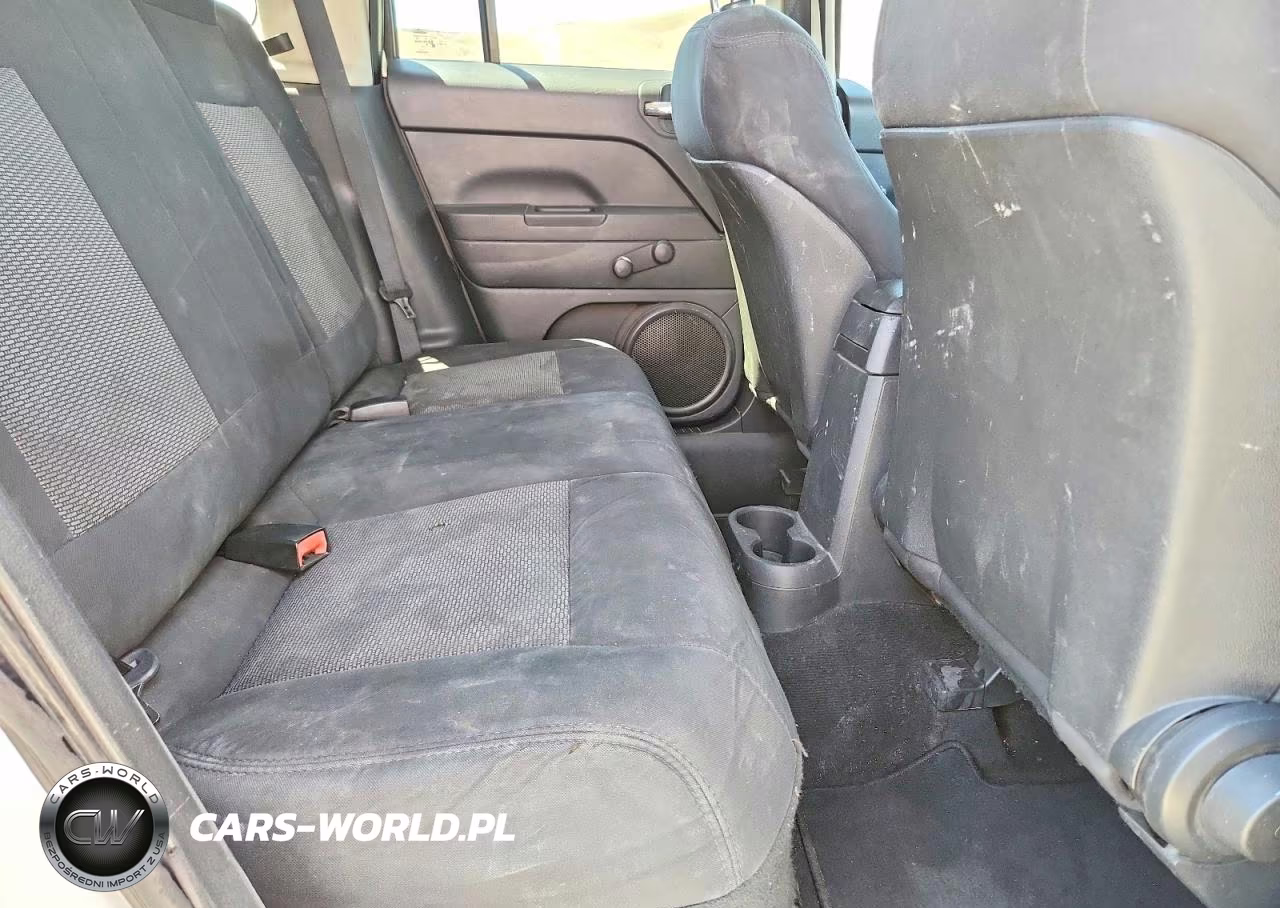 2010 Jeep Patriot Sport VIN:1J4NT1GA9AD624675 - 11